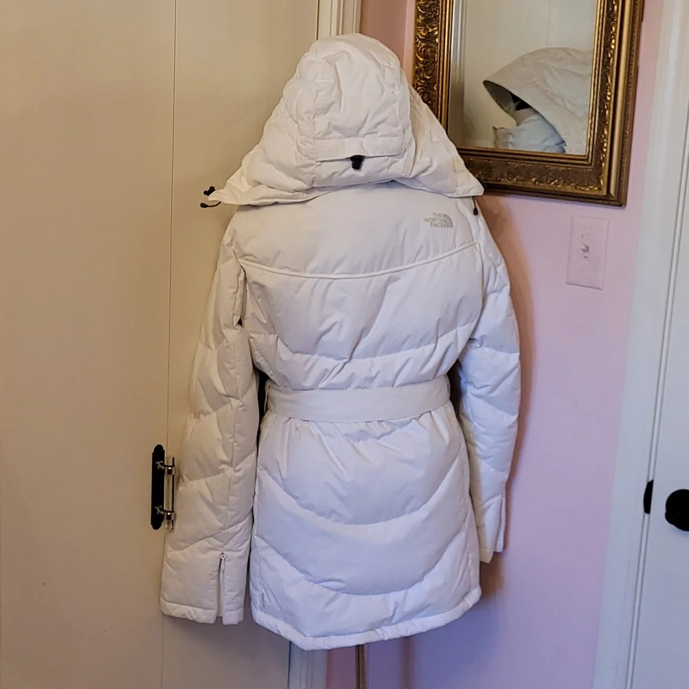 THE NORTH FACE white puffer ski jacket with belt - Picture 5 of 9